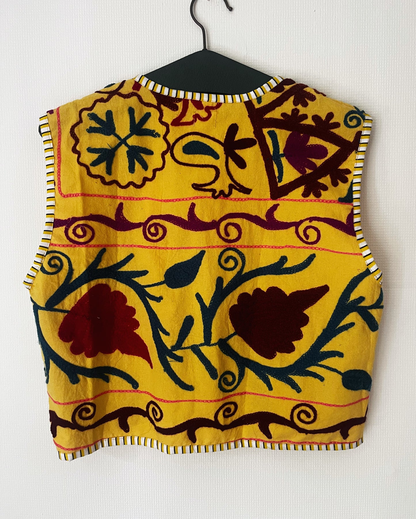 Suzani Gilet | Yellow with red flowers